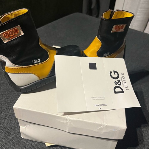 Dolce & Gabbana leather baby boots like new No23