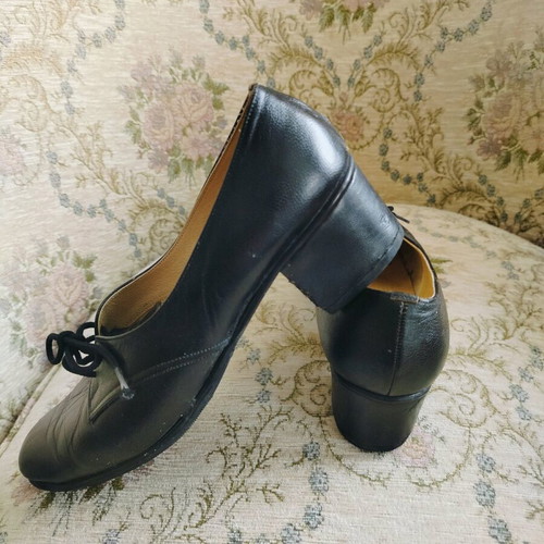 Leather Inside-Outside Lace-Up Traditional Dance Shoes Size 37 Like New