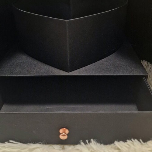 Box with compartments like new, black, ideal for jewelry
