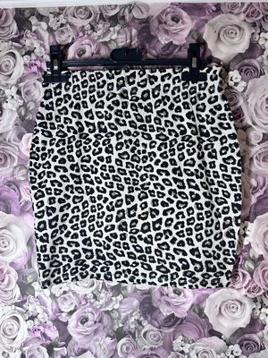 Tally Weijl leopard print skirt size 38 like new