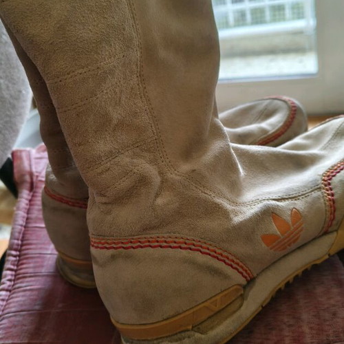 Adidas snow boot used, beige orange