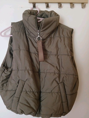 Pink Woman sleeveless vest new, unworn, size L