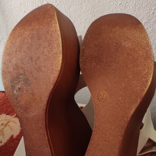 Alta Moda white platform sandals like new, size 38