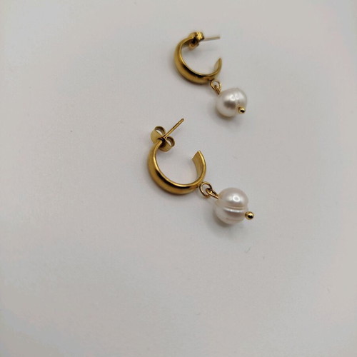 Handmade earrings new from pearl and stainless steel