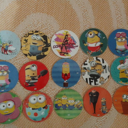 Minions Chipicao caps like new, pack of 15 pieces
