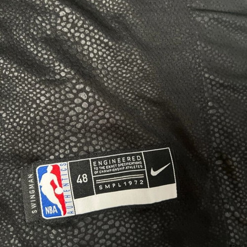 Lakers Bryant Jersey new, size XL