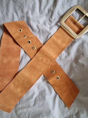 Toi&Moi belt like new with gold buckle size OS brown