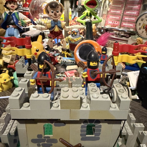 Lego Castle 6080 King’s Castle vintage, used with knights and accessories