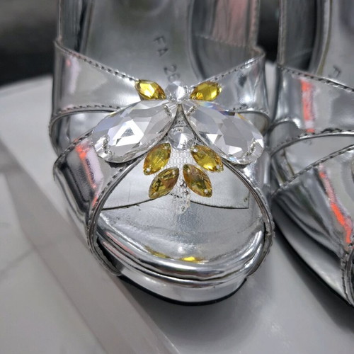 Sposa Moda silver sandals like new with crystals, size 36