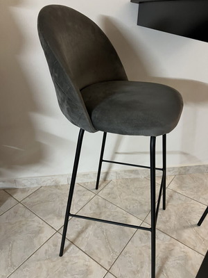 Set of 2 grey velvet bar stools