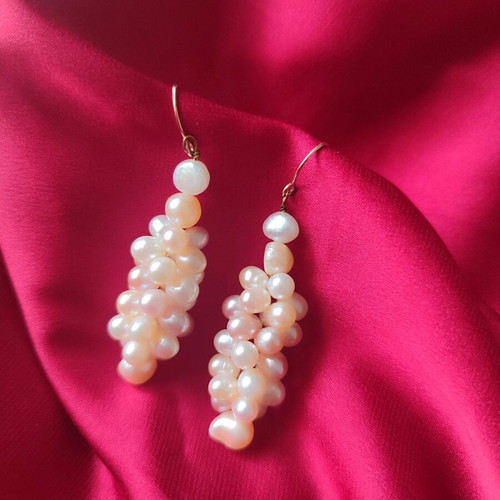 Dangling earrings with natural pearls used, 14k gold hooks
