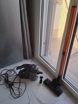 Σκούπα Stick Rohnson R-1215 800W σαν καινούργιο με καλώδιο 6 μ.