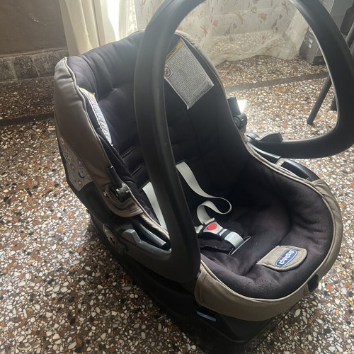 Chicco Activ3 baby car seat used with isofix base black beige