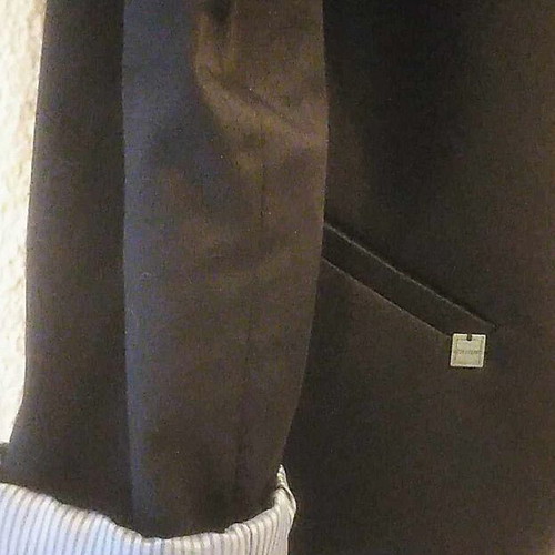 Attrattivo blazer like new, black with blue striped details, size L