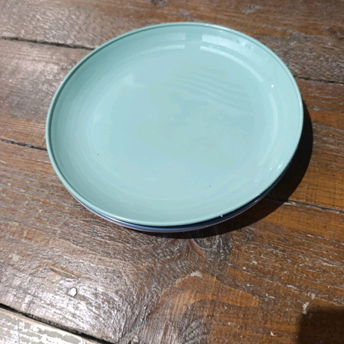 Plastic shallow plates new, set of 3, 20cm diameter