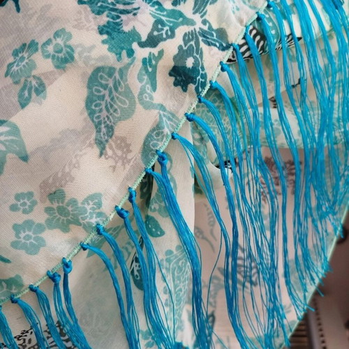 Sarong scarf like new with batik technique, floral patterns and fringes