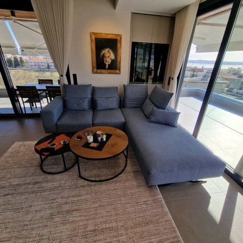 Corner sofa like new