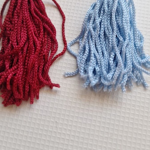 Decorative tassels in sky blue and burgundy, pack of 90 each