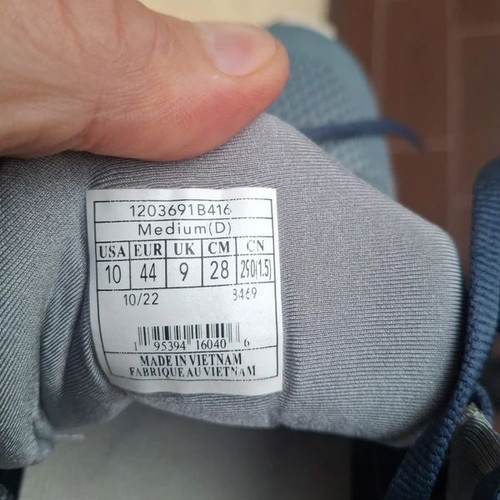 Brooks Adrenaline GTS 23 athletic shoes like new, gray size 44