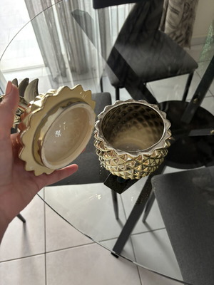 Decorative gold pineapple like new