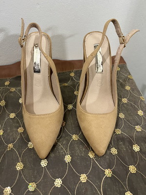 Beige pumps size 36, 11cm heel