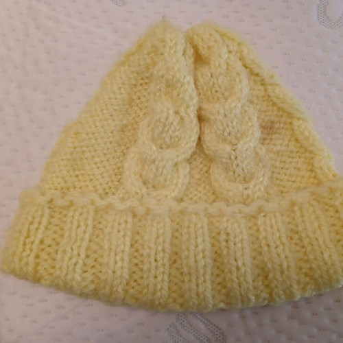 Knitted handmade hat new, yellow