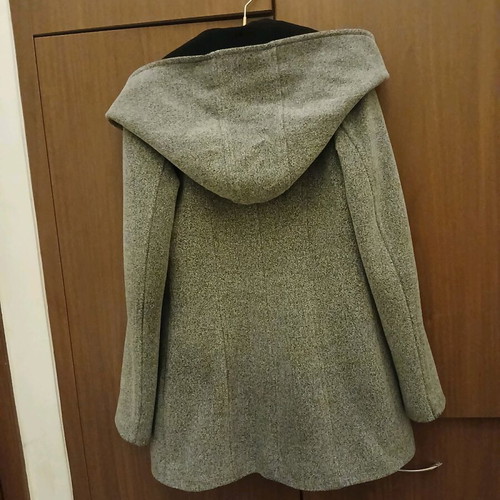 Paucinni cashemere gray coat like new with hood and lining