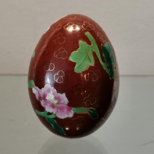 Porcelain egg used with painting, vintage decorative item