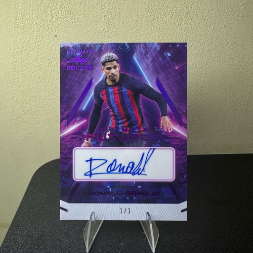 Ronald Araújo 1/1 Auto Leaf Ultimate Futures card new