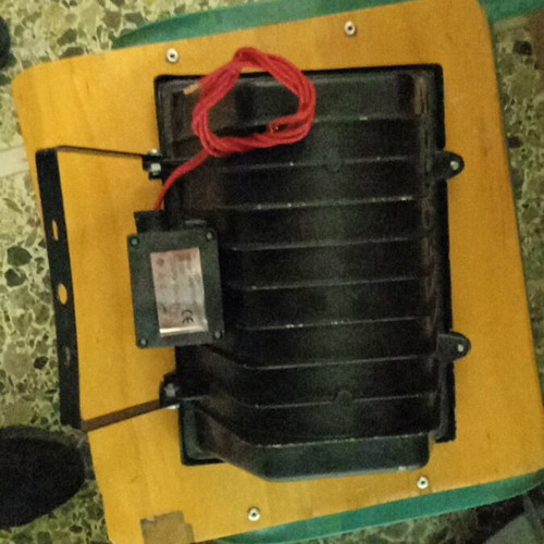 Halogen floodlight 1,000 watt new with extra bulb