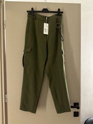 Kiwe pants new with tags green, sizes M, L, XL