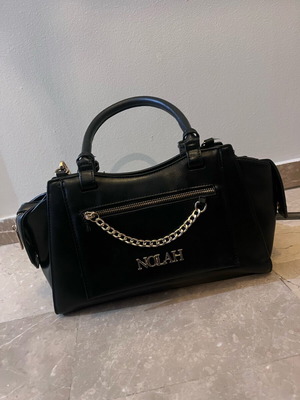 Τσάντα ώμου Nolah μαύρη σαν καινούργιο με χρυσές λεπτομέρειες