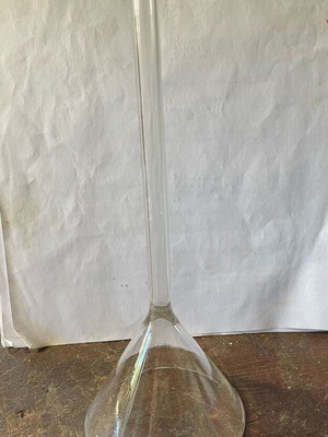 Glass funnel like new, diameter 7.5 cm