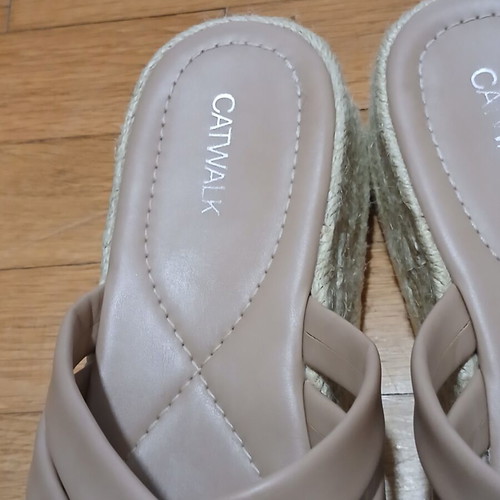 Catwalk flatform sandals size 41 used, beige