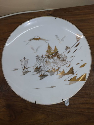 Kutani collectible wall plates used, white porcelain with gold design