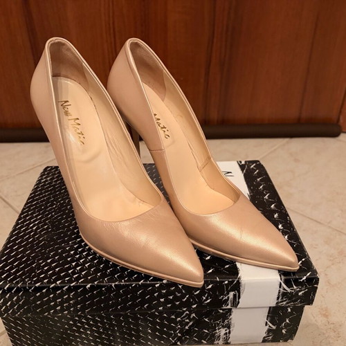 New Matic leather pumps gold-pearl size 40 like new