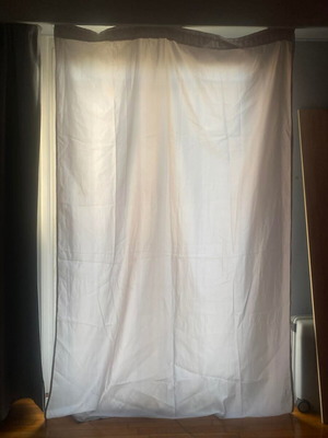 Curtain set of 2 pieces like new, white