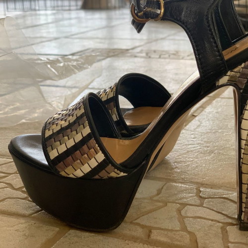 Wall Street Exclusive Collection sandals size 36