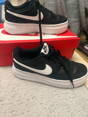Nike Air Force athletic shoes like new, size 39, black