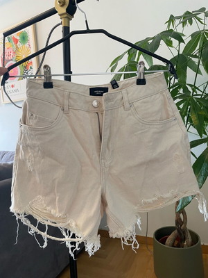 Vero Moda beige denim shorts like new