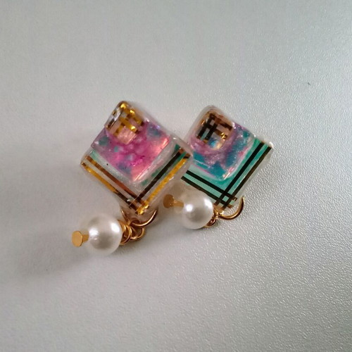 Handmade earrings new, three colors with hanging pearl