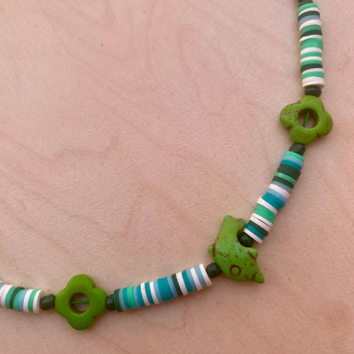 Summer green necklace with green dolphin and flowers from chalcedony, new