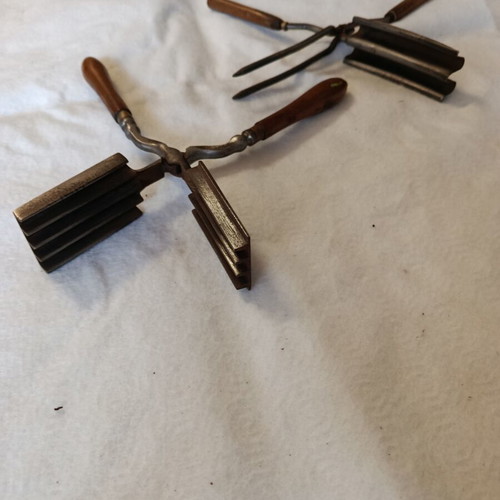 Hairdressing tools used, metal with wooden handles, vintage set