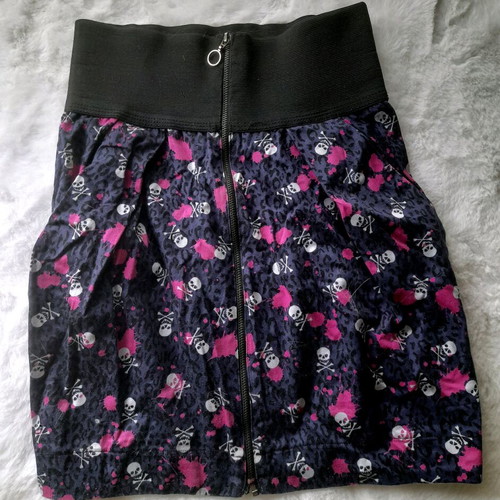 Y2K emo goth skirt XS like new, black and pink
