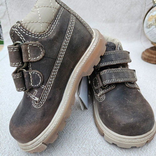 Chicco Celtius leather baby shoes size 22