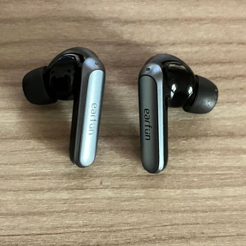 Earfun Air2 in-ear Bluetooth handsfree earbuds with sweat resistance and charging case, black
