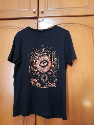 T-shirt Shein black with orange print new, size M