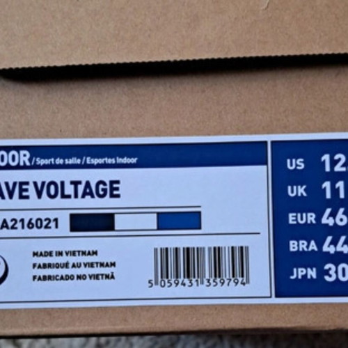 Mizuno Wave Voltage Athletic Shoes Size 46.5 New