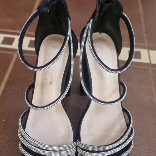 La Bottine Souriante pumps with rhinestones and square heel, like new
