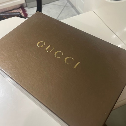 Gucci sneakers used, size 36, beige with box and dust bags
